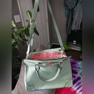 Beautiful light green or light turquoise nű G Shoulder Bag Purse